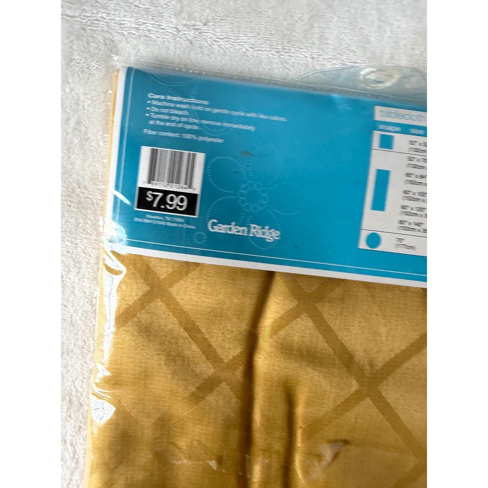 Garden Ridge Gold Diamond Trellis Tablecloth 60x84 Rectangle Polyester - Picture 2 of 4